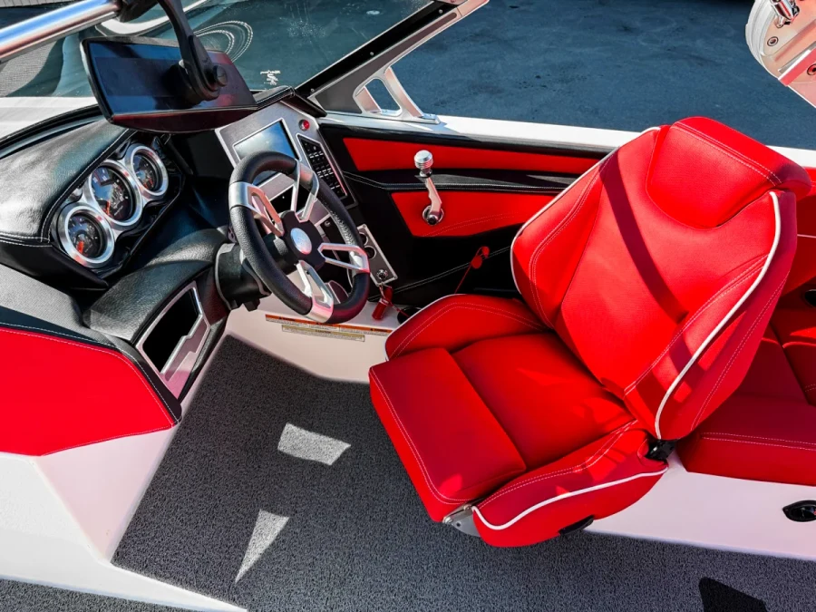 2019-mastercraft-xt23-144358-image15_201351.webp