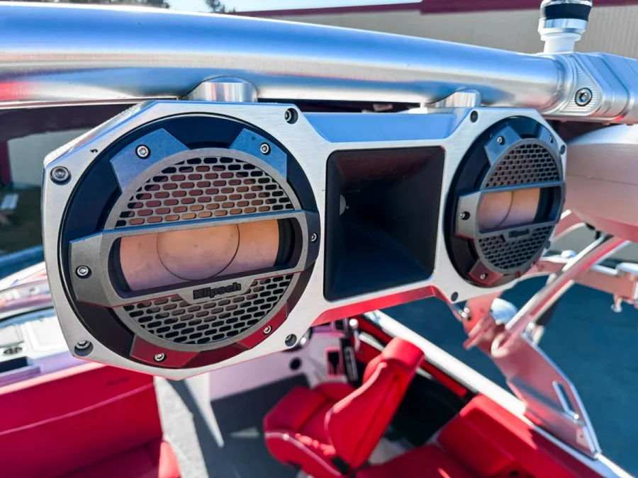 2019-mastercraft-xt23-144358-image16_201352.webp
