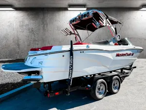2019-mastercraft-xt23-144358-image2_201345.webp