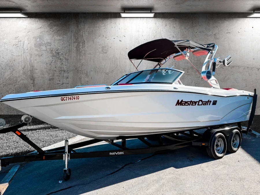 2019-mastercraft-xt23-144358-image4_201346.webp