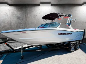 2019-mastercraft-xt23-144358-image4_201346.webp