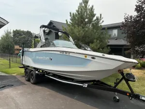 2022-mastercraft-xt24-144368-image3.webp
