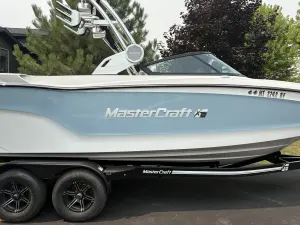 2022-mastercraft-xt24-144368-image4.webp
