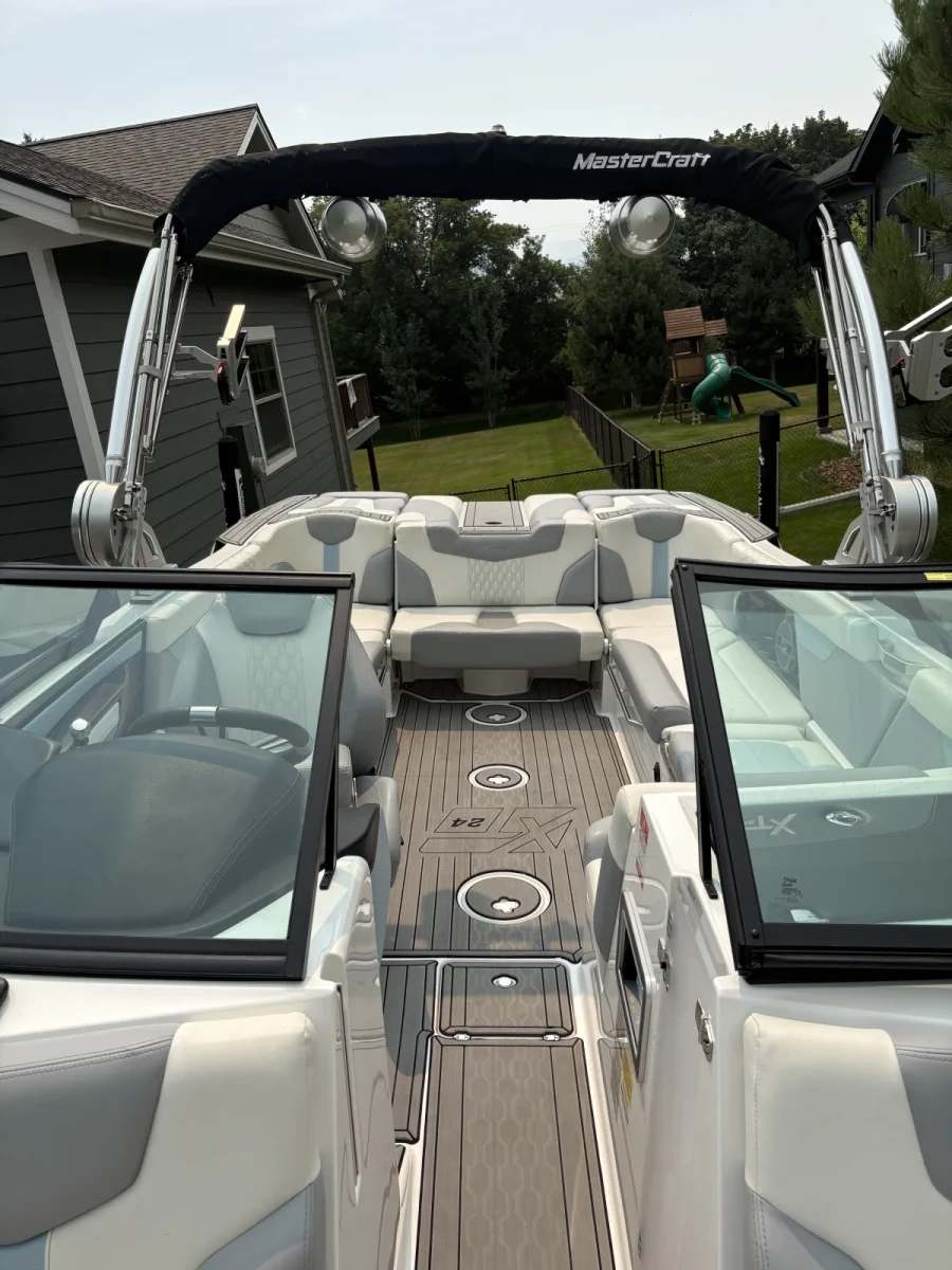 2022-mastercraft-xt24-144368-image6.webp