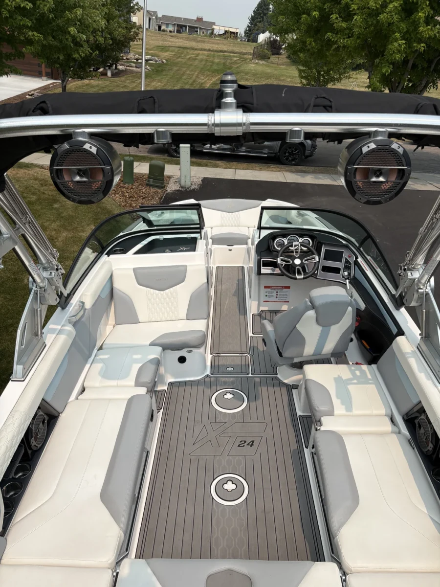 2022-mastercraft-xt24-144368-image7.webp