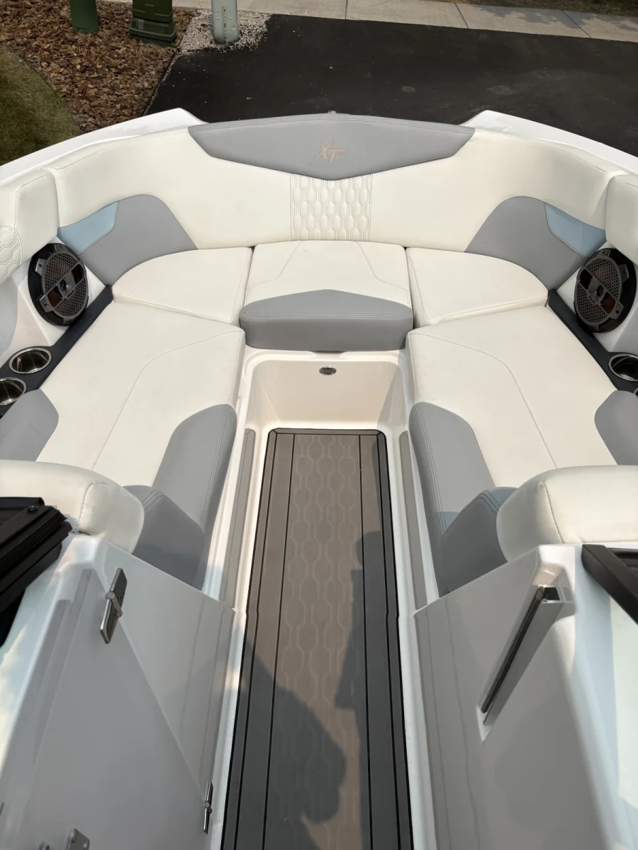 2022-mastercraft-xt24-144368-image8.webp
