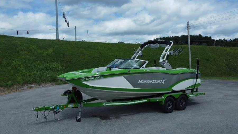 2018-mastercraft-x23-144401-image11