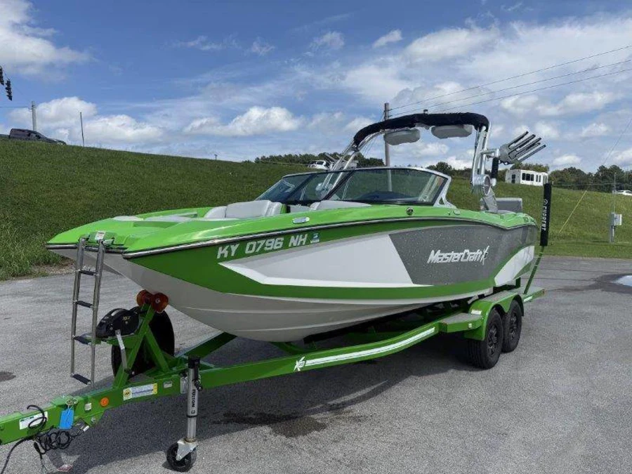 2018-mastercraft-x23-144401-image14