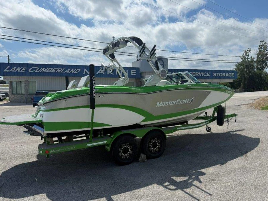 2018-mastercraft-x23-144401-image15