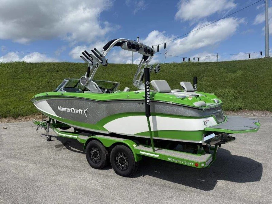 2018-mastercraft-x23-144401-image18