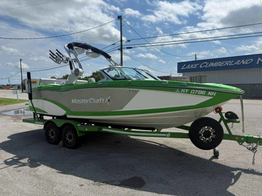 2018-mastercraft-x23-144401-image19