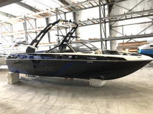 2019-malibu-wakesetter-22-lsv-144404-image1