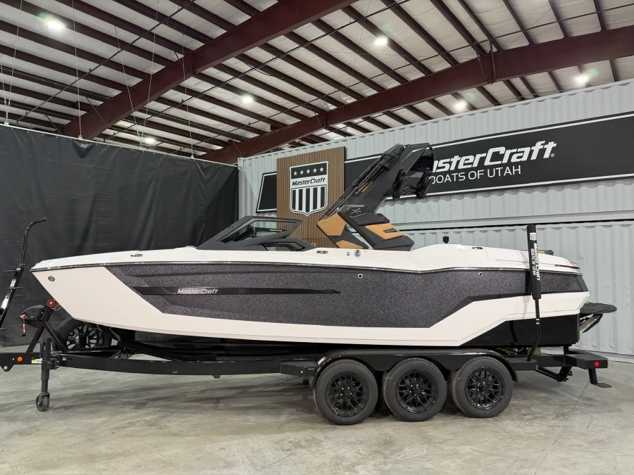 2027-mastercraft-x24-144406-image2