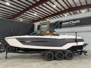2027-mastercraft-x24-144406-image2