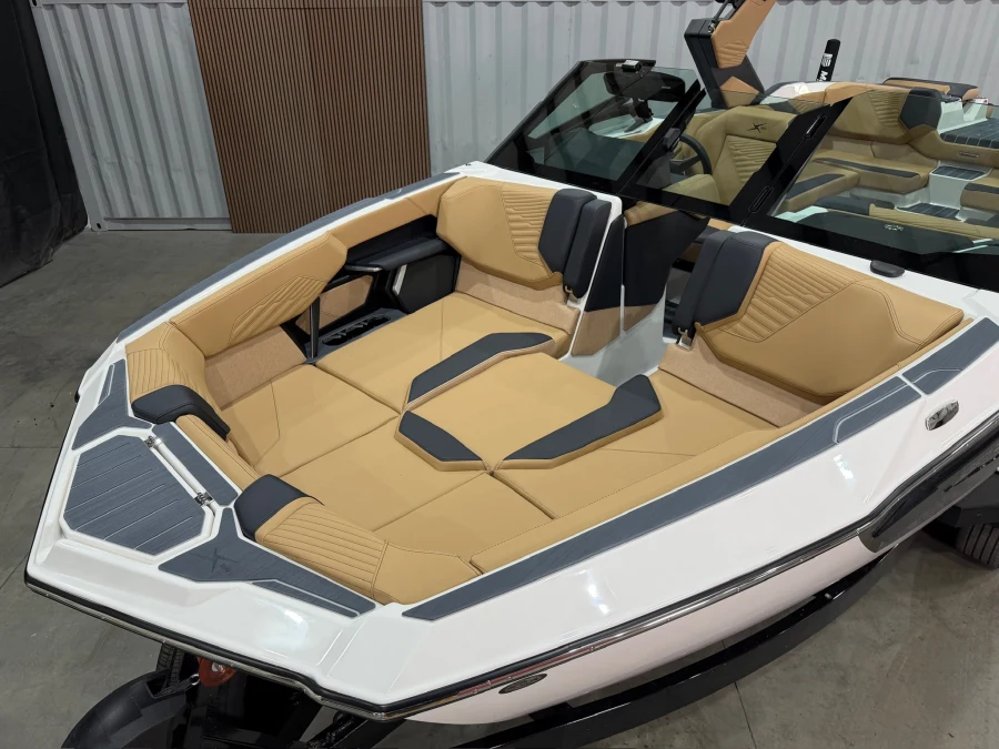 2027-mastercraft-x24-144406-image4