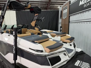 2027-mastercraft-x24-144406-image5