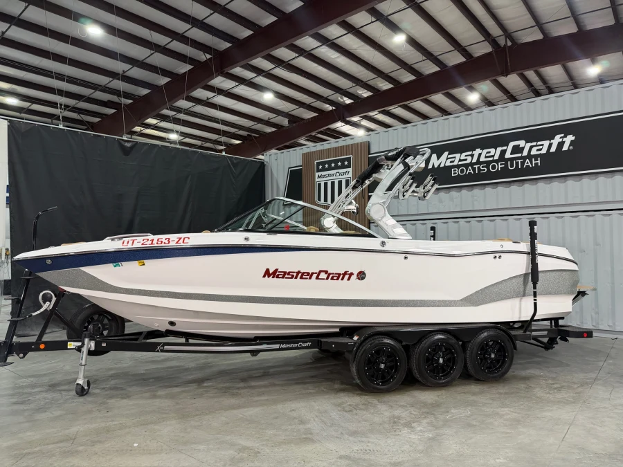 2021-mastercraft-x26-144407-image2
