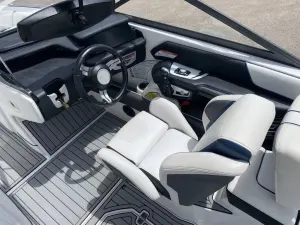 2018-nautique-g23-144417-image10