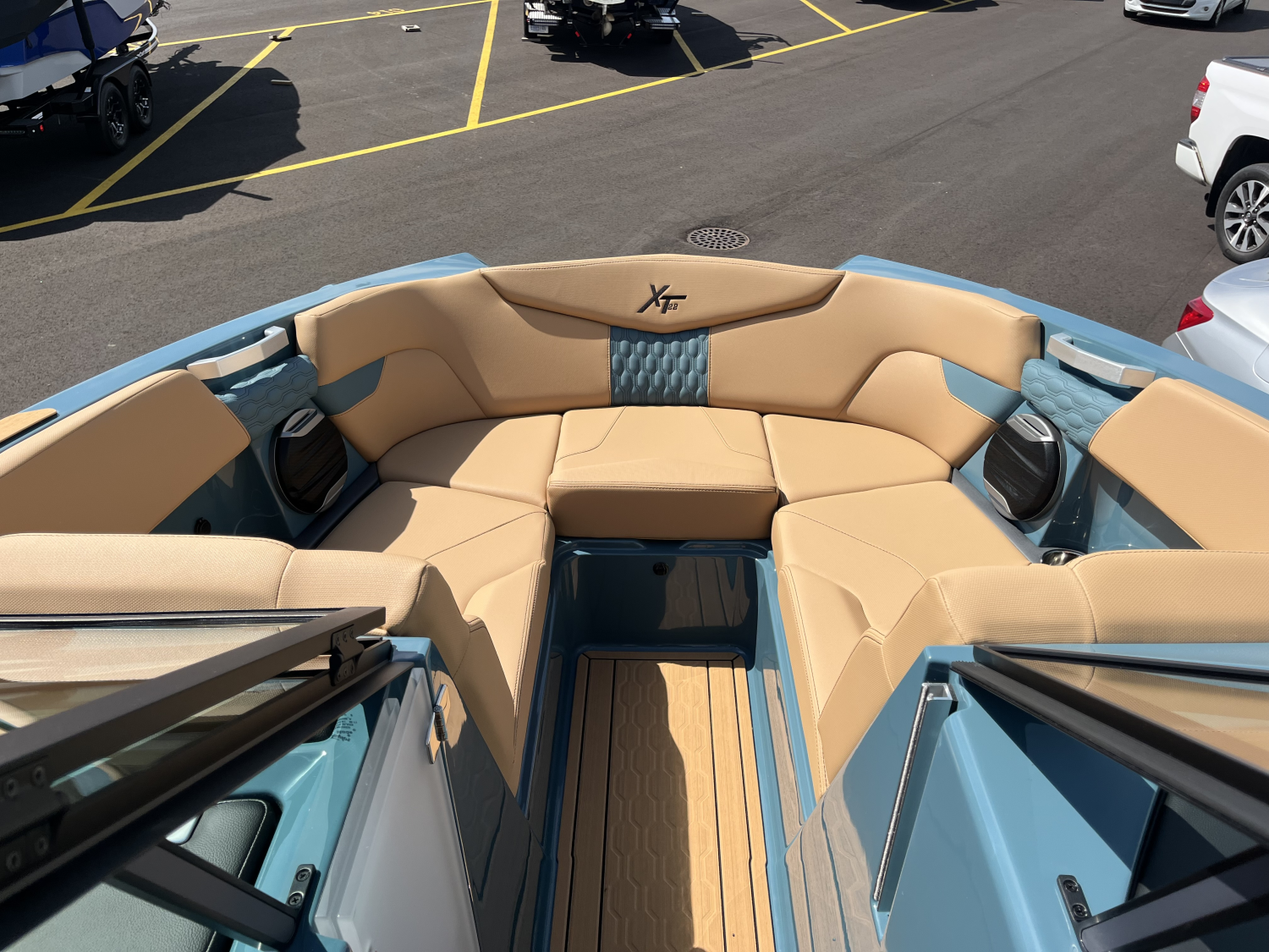 2027 MasterCraft XT22