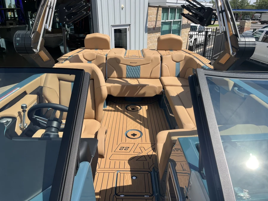 2027-mastercraft-xt22-144418-image11