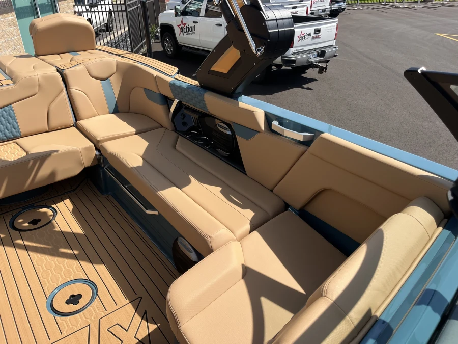 2027-mastercraft-xt22-144418-image12