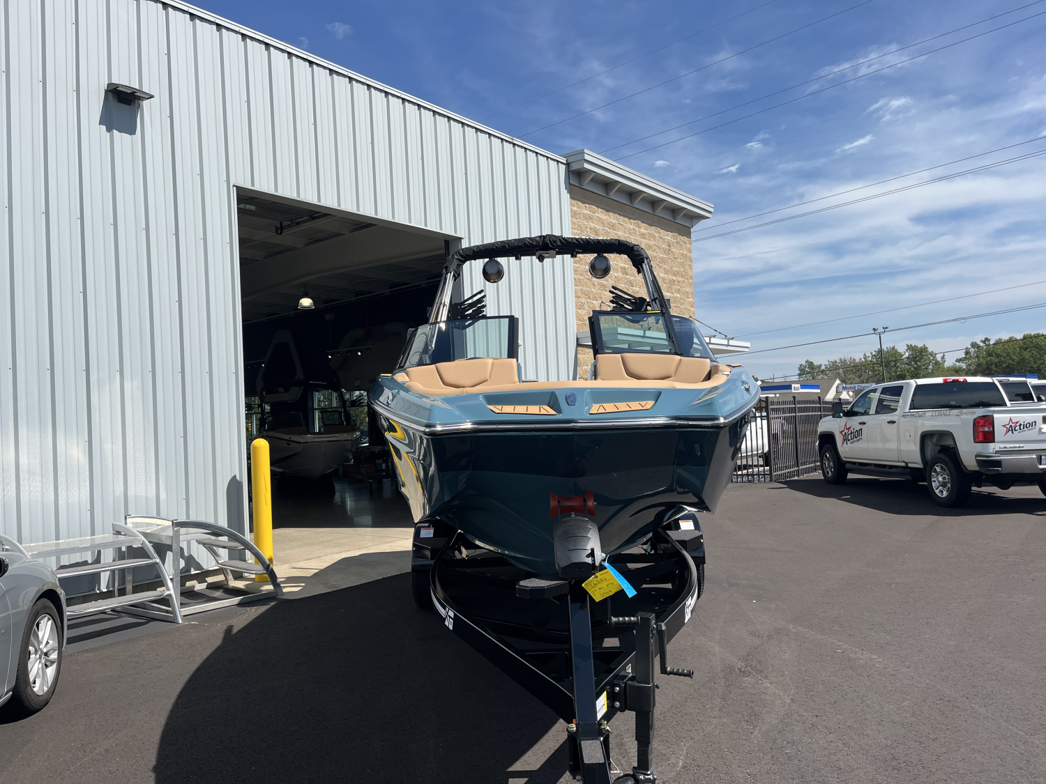 2027 MasterCraft XT22