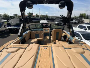 2027-mastercraft-xt22-144418-image4