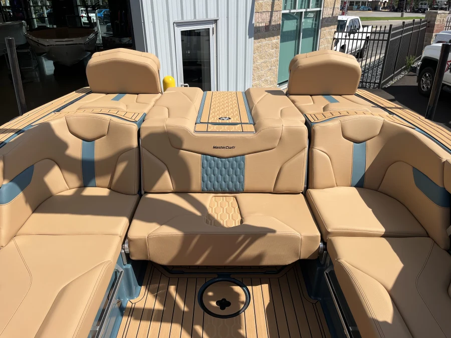 2027-mastercraft-xt22-144418-image7