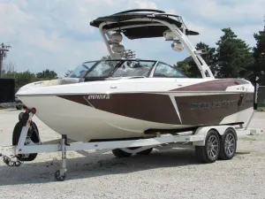 2016-malibu-wakesetter-25-lsv-144419-image1