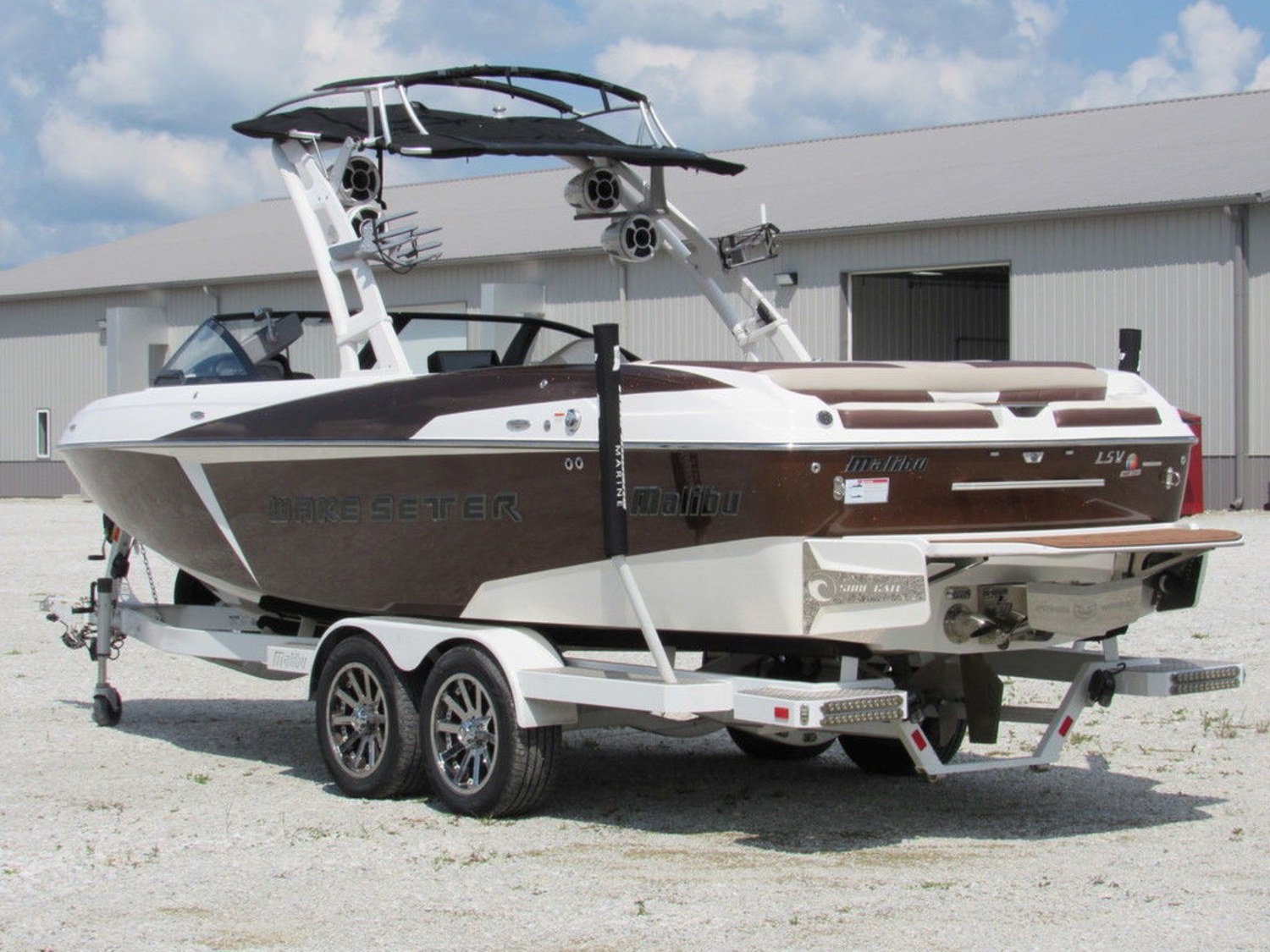 2016 Malibu Boats 25 LSV
