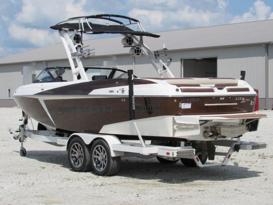 2016-malibu-wakesetter-25-lsv-144419-image3