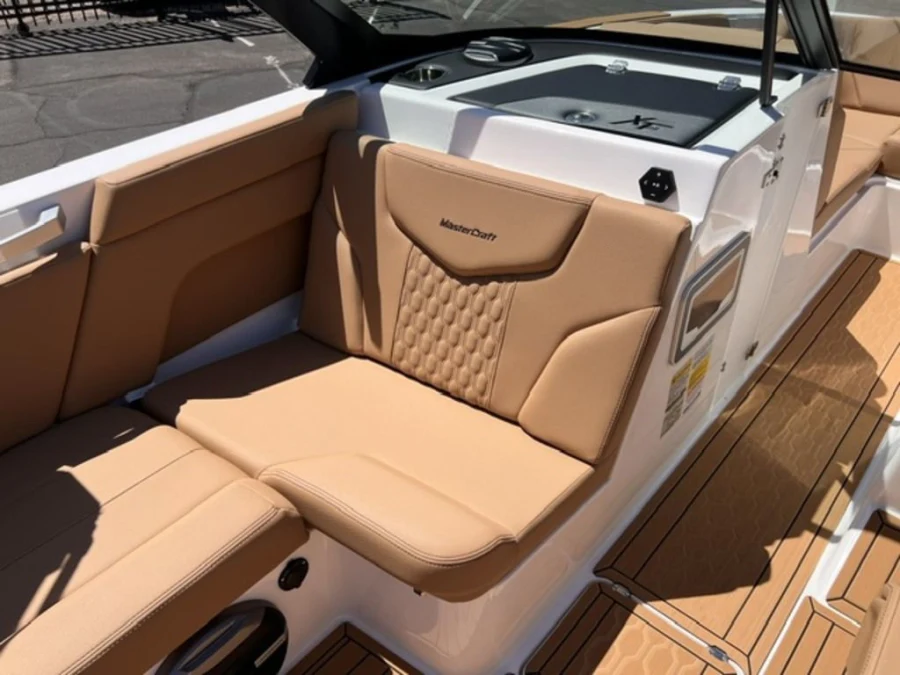 2027-mastercraft-xt22-144422-image13