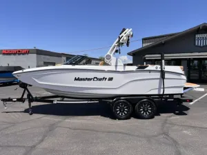 2027-mastercraft-xt22-144422-image1