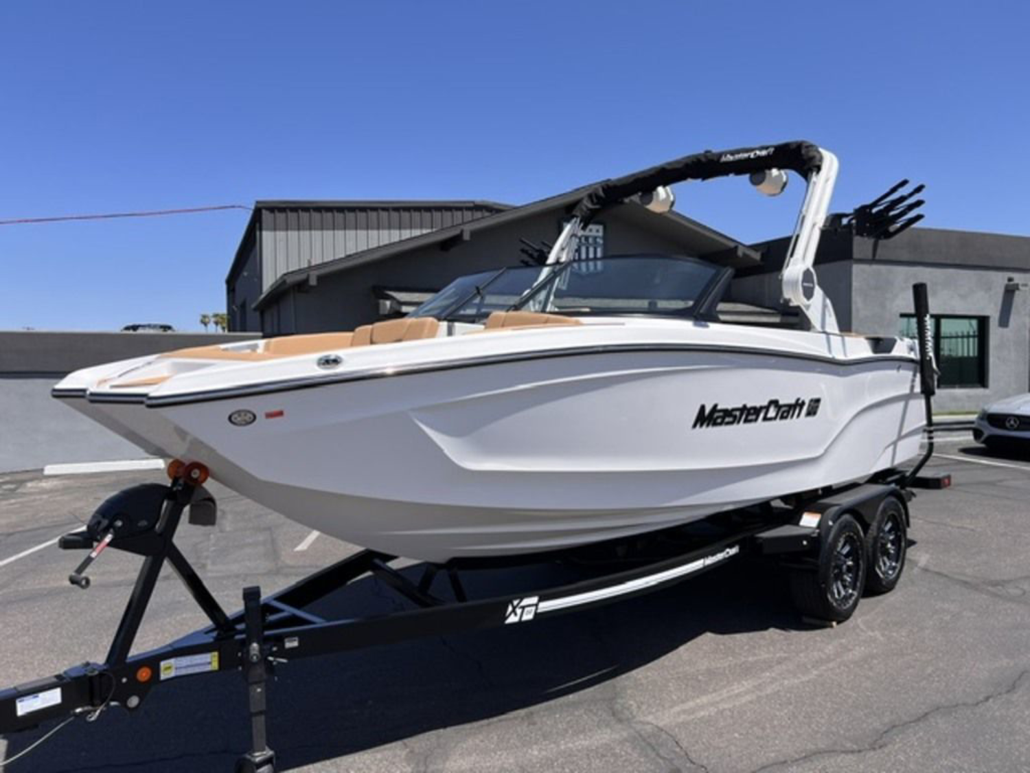 2027 Mastercraft XT22