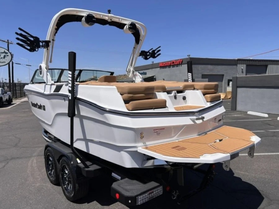 2027-mastercraft-xt22-144422-image8