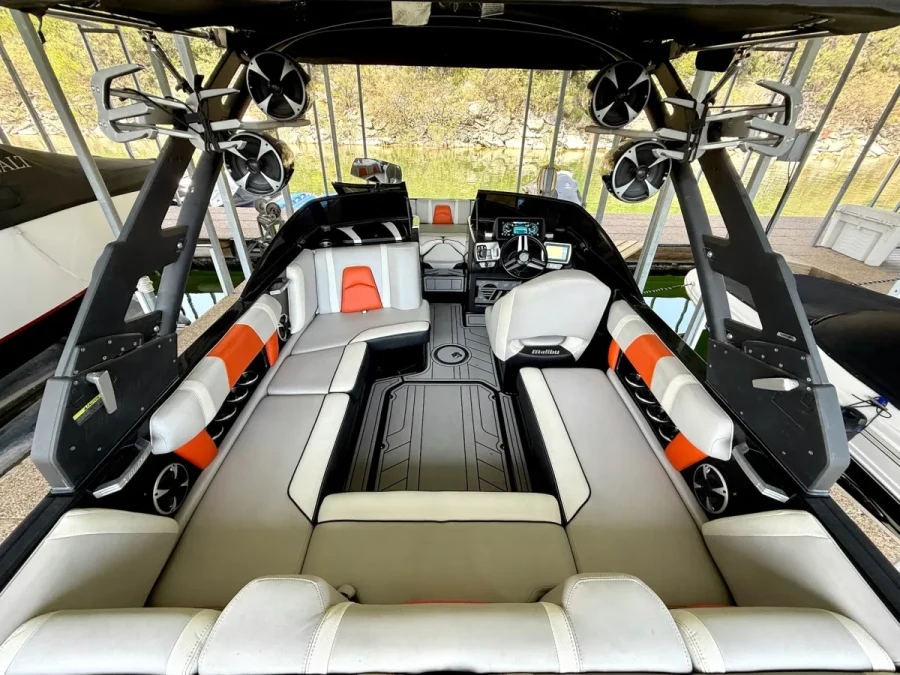 2018-malibu-21-mlx-144440-image12.webp