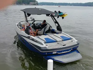2018-malibu-wakesetter-vlx-144441-image0.webp