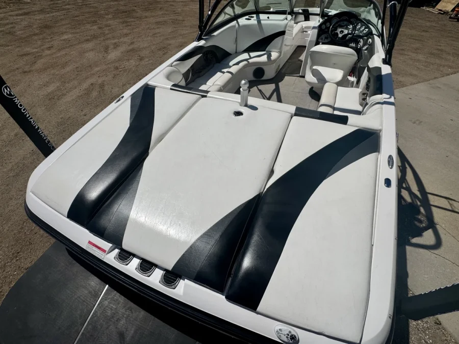 2007-moomba-mobius-lsv--144457-image5.webp