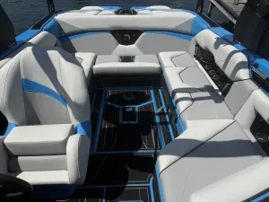 2027-centurion-nv233-144458-image2.webp