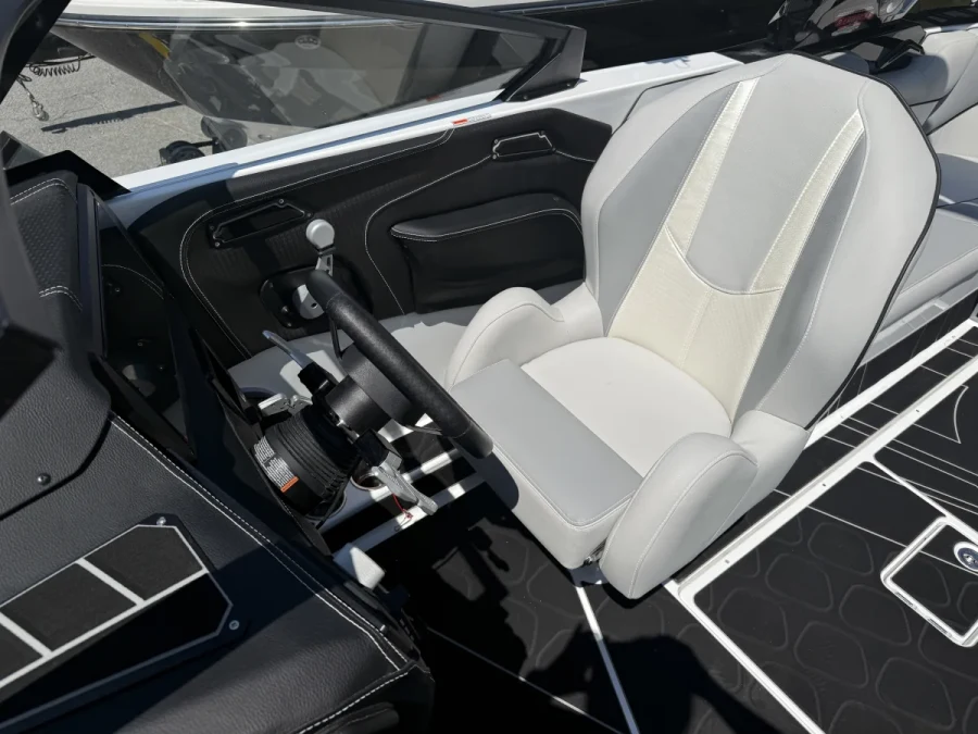2026-centurion-fe23-144459-image7.webp