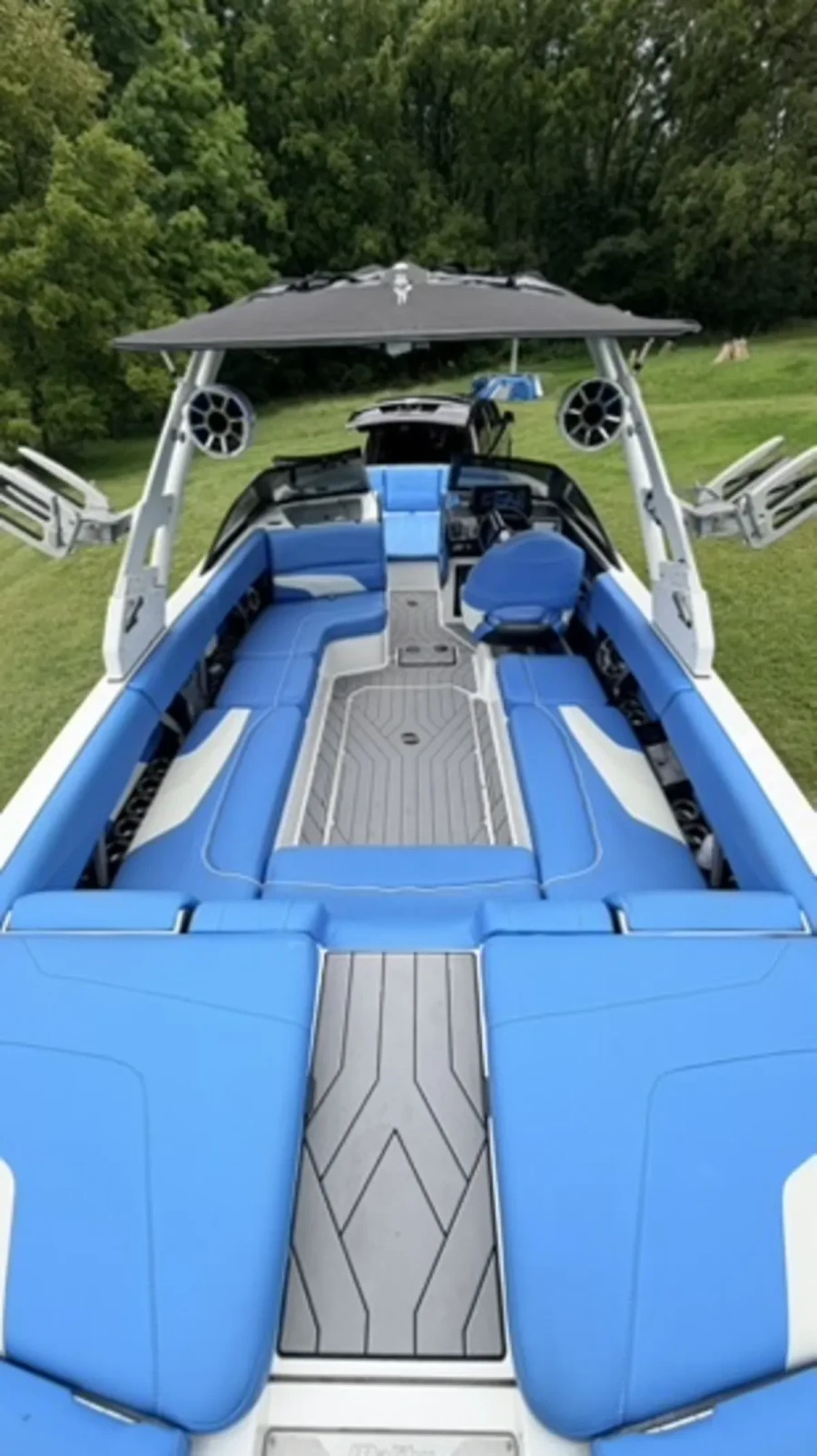 2018-malibu-wakesetter-24-mxz-144460-image7.webp