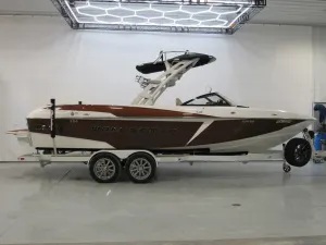 2016-malibu-wakesetter-25-lsv-144511-image1