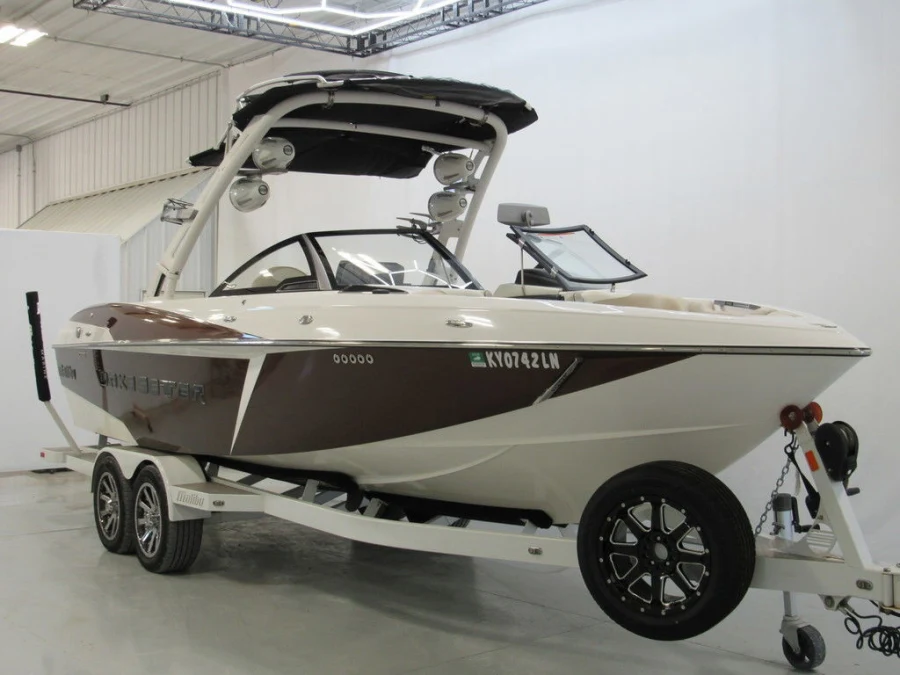 2016-malibu-wakesetter-25-lsv-144511-image2