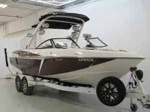 2016-malibu-wakesetter-25-lsv-144511-image2