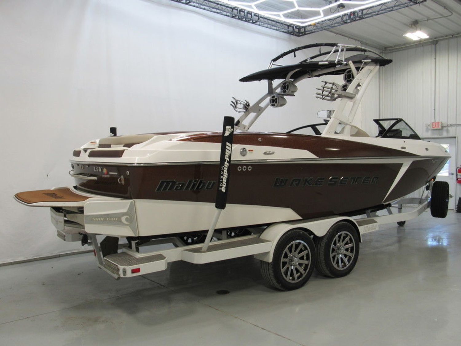 2016 Malibu Boats 25 LSV