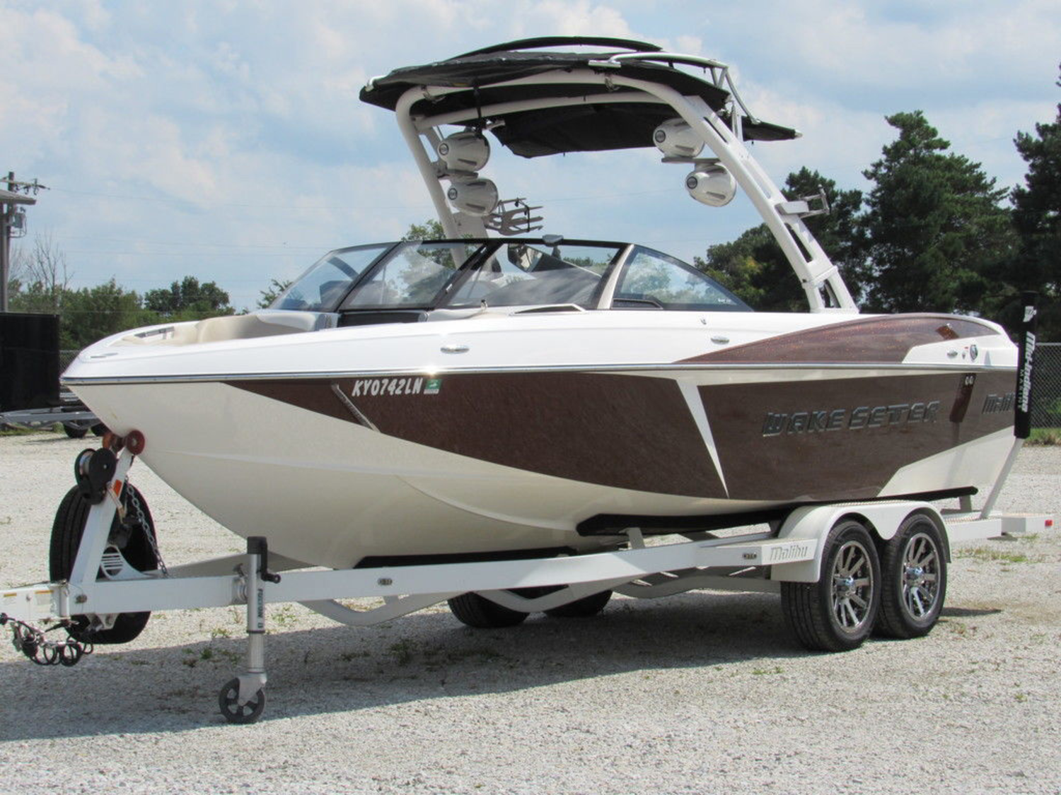 2016 Malibu Boats 25 LSV