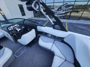 2010-malibu-corvette-144492-image10