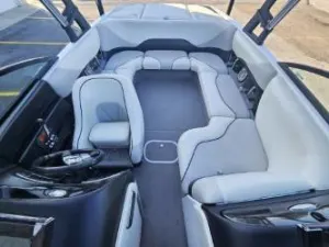 2010-malibu-corvette-144492-image12