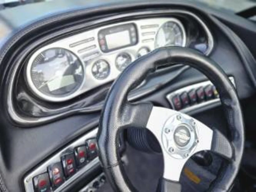 2010-malibu-corvette-144492-image13