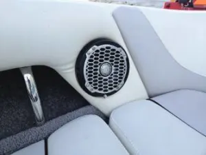 2010-malibu-corvette-144492-image14